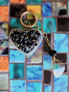 Luxury Handmade Eco-Friendly Beaded Embroidery <b>Customized</b> Shape <b>Keychain</b> Stylish Purse Charm Key Holder Elegant Hand Embroidered - Product Image 3