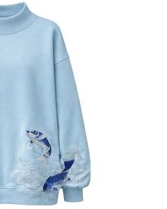 Sweat-shirt en molleton surdimensionné bleu clair personnalisé pour femme, col montant, broderie poisson Koi, pull décontracté d'hiver en coton et polyester - Product Image 3
