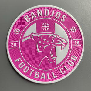 Patch 3D personnalisé en relief |   Étiquette de marque en relief pour vestes et sweats à capuche |   Fournisseur OEM en gros - Product Image 2