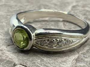 Anillo Vintage de Plata de Ley con Peridoto Verde, Joyería Hecha a Mano con Piedras Preciosas Naturales, Anillo Elegante de Moda, Regalo para Mujer - Product Image 4