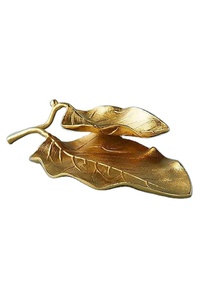 Plateau de service de Noël en aluminium en forme de feuille métallique, finition dorée pulvérisée, design moderne de luxe, taille et forme personnalisables pour les hôtels - Product Image 3