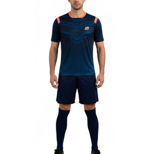 Vente d'usine, uniforme de football à prix avantageux, tissu doux, meilleure qualité, uniforme de football sur mesure, design personnalisé - Product Image 1