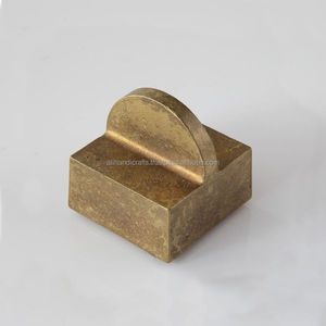 Prensapapeles Cuadrado de Latón Macizo, Hecho a Mano, para Papeles y Libros - Product Image 1