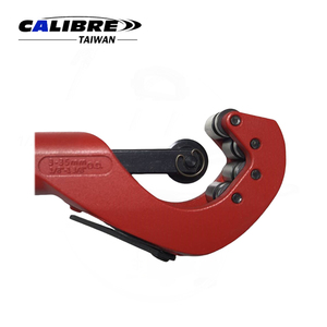 TAIWAN CALIBRE 1/8" to 1-3/8" (3-35mm) Quick Release Telescopic Tubing Cutters with <b>Reamer</b> - Product Image 2