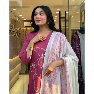 Ensemble haut et bas confortable taille XL pour les fêtes avec un dupatta chic - Product Image 6