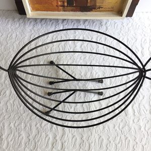 Panier de rangement en fer noir filaire moderne et écologique avec design multifonctionnel pour le stockage alimentaire et les cadeaux lors des célébrations - Product Image 4