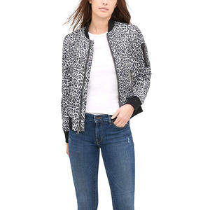 Blouson universitaire léger personnalisé pour femme, imperméable et respirant, style aviateur d'hiver, uni avec logo teint, doublure en coton - Product Image 1