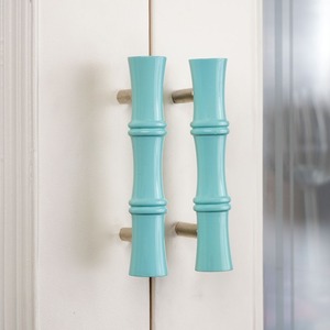 Tiradores de Cajón de Madera Minimalistas y Elegantes, Herrajes para Gabinetes de Inspiración Nórdica, Manijas de Puerta de Madera Sólida, Artesanía Natural Rústica Moderna - Product Image 1
