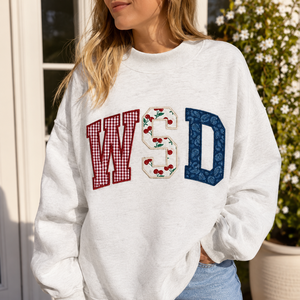 Sweat-shirt gris clair à col montant avec trois motifs mixtes et lettrage coloré sur le devant, coupe décontractée, manches longues, vêtement personnalisable avec logo - Product Image 1