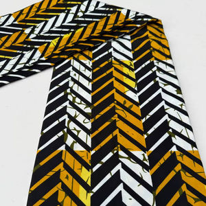 Tissu de pagne hollandais imprimé à la cire africaine de qualité supérieure avec des motifs lumineux idéal pour la création de vêtements traditionnels Kumasi - Product Image 1