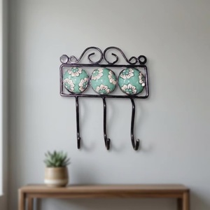 Crochet mural vintage avec 3 crochets, carreaux de céramique floraux, auto-adhésif, multifonction, design antirouille pour le rangement des vêtements - Product Image 3