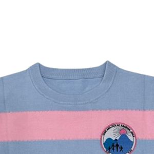 Pull ras du cou rayé rose et bleu en maille douce à manches longues – Vêtement décontracté et tendance pour l'hiver - Product Image 2