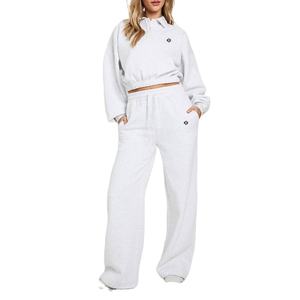Ensemble de détente deux pièces en molleton pour femme, sweat-shirt court et pantalon de survêtement à jambes larges, logo personnalisé, survêtement en coton OEM ODM - Product Image 1