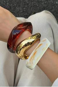 Exclusiva Pulsera de Resina Hecha a Mano con una Rica Combinación de Colores, Pieza de Moda de Lujo - Product Image 5