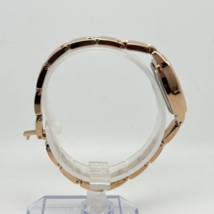 0979-B Dernières montres tendance pour femmes, boîtier tonneau en alliage, bracelet en alliage, mouvement à quartz, petites montres pour femmes - Product Image 2