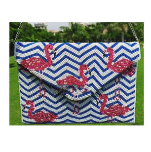 Bolso de mano de lona con cuentas hecho a mano para mujer de Guru Kirpa Export House colección de noche y fiesta de Navidad estilo mensajero - Product Image 3