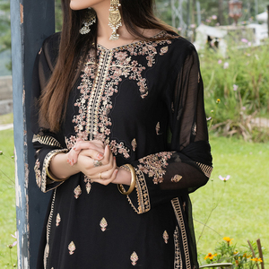 Robe de mariée grande taille personnalisée pour femme, avec logo, dos lacé, tissu brodé, haute qualité, style ethnique traditionnel, coupe trapèze, longueur cheville - Product Image 2