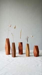 Jarrón de flores de madera de nuevo estilo, el más vendido, para decoración interior clásica con un rico acabado en nogal y una elegante estructura alta. - Product Image 3