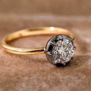 แหวนหมั้นเพชรซิคอน CVD 1 กะรัต รับรองโดย IGI เงินแท้ 925 ชุบทอง 14K เครื่องประดับเจ้าสาว - Product Image 5