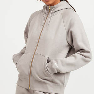 Sweat à capuche oversize pour femme en coton 100% de haute qualité, personnalisé, lourd, pour l'hiver, style décontracté et coupe courte - Product Image 3