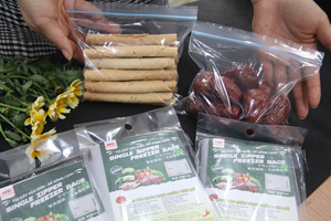 Sacs à fermeture éclair robustes, adaptés aux aliments, réutilisables et étanches. Idéal pour le stockage, les voyages et l'emballage. Logo personnalisé disponible. Commandez maintenant - Product Image 3