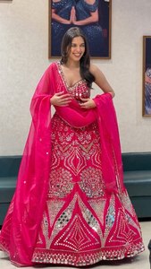 Ensemble Lehenga Choli de mariée rose brodé, tenue de mariage indienne, robe de soirée traditionnelle longue jusqu'au sol - Product Image 2