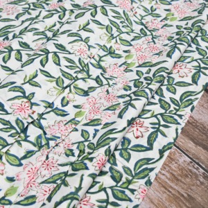 Tela de Algodón 100% Orgánica Premium con Estampado Floral Kalamkari, Ecológica y Resistente al Fuego, para Prendas de Mujer y Niña - Product Image 3