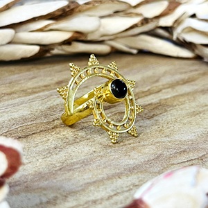 Nouvelle Collection : Bague Bohème Céleste en Laiton Tribal, Bijoux Femme Plaqué Or 18 carats, Bague Améthyste Ethnique Rayon de Soleil pour Vente en Gros/OEM/ODM - Product Image 3