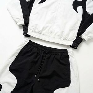 Elegante Chándal Urbano en Blanco y Negro |   Chaqueta y Pantalones Impermeables Ligeros |   Ropa Deportiva de Moda OEM Personalizada - Product Image 4