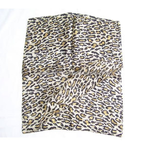 Écharpe en soie légère pour femme, 100 % soie, imprimé tigre, motif géométrique, longue, style indien, en twill, design carré, sérigraphie élégante - Product Image 2