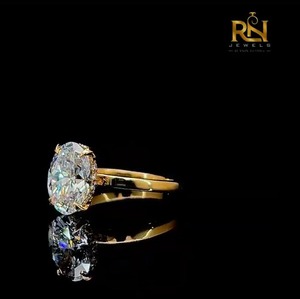 Bague de fiançailles solitaire en diamant de laboratoire ovale 2 carats couleur DEF avec halo caché, en or massif 9K 14K 18K, bijoux de luxe raffinés - Product Image 4