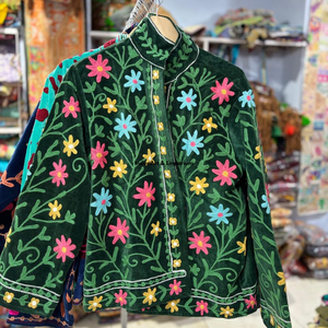 Chaqueta de algodón Suzani hecha a mano en India, chaqueta corta bordada a mano, abrigo unisex, chaqueta corta Suzani hecha a mano - Product Image 2