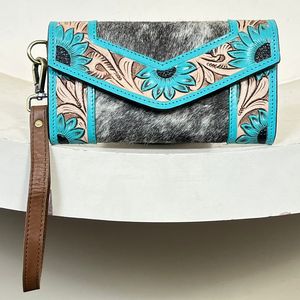 Pochette de soirée exclusive en cuir de vachette repoussé floral fait main, avec porte-cartes RFID et porte-billets, pour usage quotidien - Product Image 4