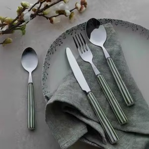 Ensemble de couverts en acier inoxydable de qualité supérieure, collection de couverts en métal pour tables de luxe, hôtels et restaurants - Product Image 3
