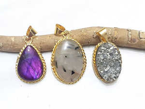 สินค้ามาใหม่ฮวงจุ้ยชุบทองคริสตัลงานฝีมือทางจิตวิญญาณจี้ควอตซ์คริสตัลธรรมชาติรูปวงรีตะขอเกี่ยวทองของขวัญ - Product Image 2