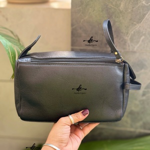 New Fashion Genuine Leather Double-Zipper Men & Women Toiletry Organizer Travel Cosmetic real Leather <b>Makeup</b> Bags With Handle - Product Image 1