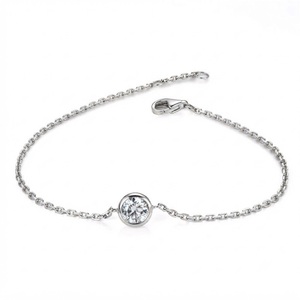 Bracelet chaîne à maillons délicats en or blanc 14K avec diamant de laboratoire CVD rond de 0,5 ct (5 mm) EF-VVS serti clos, idéal pour le quotidien - Product Image 1