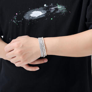กำไลข้อมือเพชรทรงบาแกตต์เพาะเลี้ยงทันสมัย ได้รับการรับรองจาก IGI ชุบทอง 14k สไตล์ฮิปฮอป เครื่องประดับเปล่งประกายสำหรับงานปาร์ตี้และใช้ในชีวิตประจำวัน - Product Image 4
