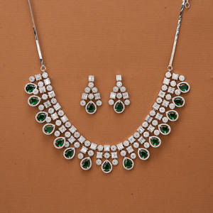 สร้อยคอผู้หญิงสไตล์คลาสสิกประดับเพชรทรงปรินเซสคัท  วัสดุทองเหลืองผสมทองแดง ชุบโรเดียม  สายแบบเชือก  ยาว 14 นิ้ว  เครื่องประดับสำหรับวันครบรอบ - Product Image 1