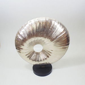 Escultura Abstracta Moderna Minimalista de Aluminio Fundido, Estatua Decorativa Hecha a Mano para Exhibición en Mesa - Product Image 1