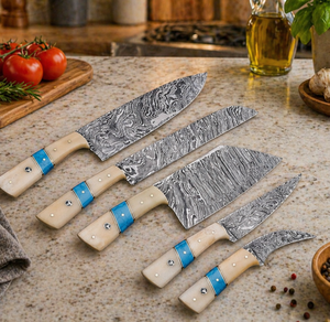 UMAR FAROOQ Juego de Cuchillos de Chef de Cinco Piezas Hechos a Mano con Hojas Afiladas de Acero de Damasco y Mango de Hueso, con Fundas de Cuero - Product Image 2