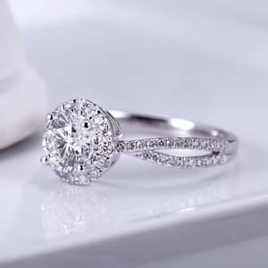Anillo de compromiso de diamantes de corte brillante redondo en oro blanco para mujer, estilo clásico, diamante cultivado en laboratorio con certificación IGI - Product Image 3