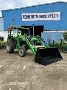 Cucharón Básico para Cargador Agrícola Ashok Metal Works para Tractor John Deere, Alta Capacidad de Elevación, Sistema Totalmente Hidráulico - Product Image 3