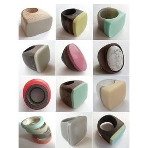 Anneaux de serviette élégants en bois et résine pour un design de bague décontracté et tendance - Product Image 1