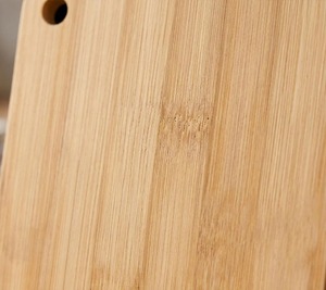 Tabla de Cortar y Plato para Servir de Madera, Duradera, Rectangular, Apta para Lavavajillas, de Bambú - Product Image 5
