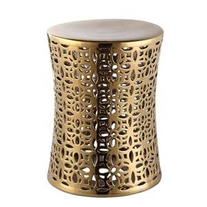 Table d'appoint en métal fin, démontrant une qualité artisanale avec attention aux détails et une longue durée de vie - Product Image 3