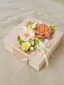 Caja de Resina para Joyas y Artículos Pequeños, Caja Ginne Elegante Hecha a Mano, Caja de Almacenamiento Decorativa Moderna de Resina para el Hogar - Product Image 1
