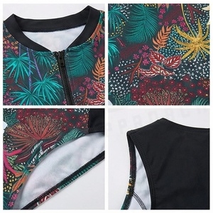 Traje de baño de una pieza con estampado floral para mujer, con cremallera frontal y ribete en contraste, ajuste regular, de spandex y poliéster. - Product Image 4