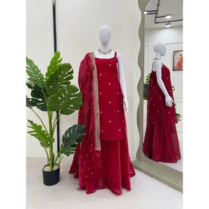 ชุดสูทชีฟองดีไซเนอร์สำหรับงานปาร์ตี้ ตกแต่งด้วยงานปักดิ้นและเลื่อม ไซส์ XL - Product Image 4