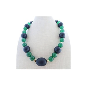 Collar de Resina Hecho a Mano para Mujer, Collar con Colgante de Resina Epoxi Colorida, Joyería de Moda con Estilo Pacífico, Regalo con Diseño Personalizado - Product Image 3